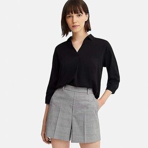 Uniqlo Women's Black and Gray Plaid Shorts